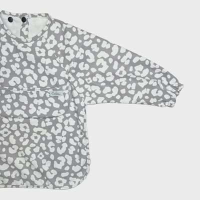 Long Sleeve Smock Bib | Leopard Gray