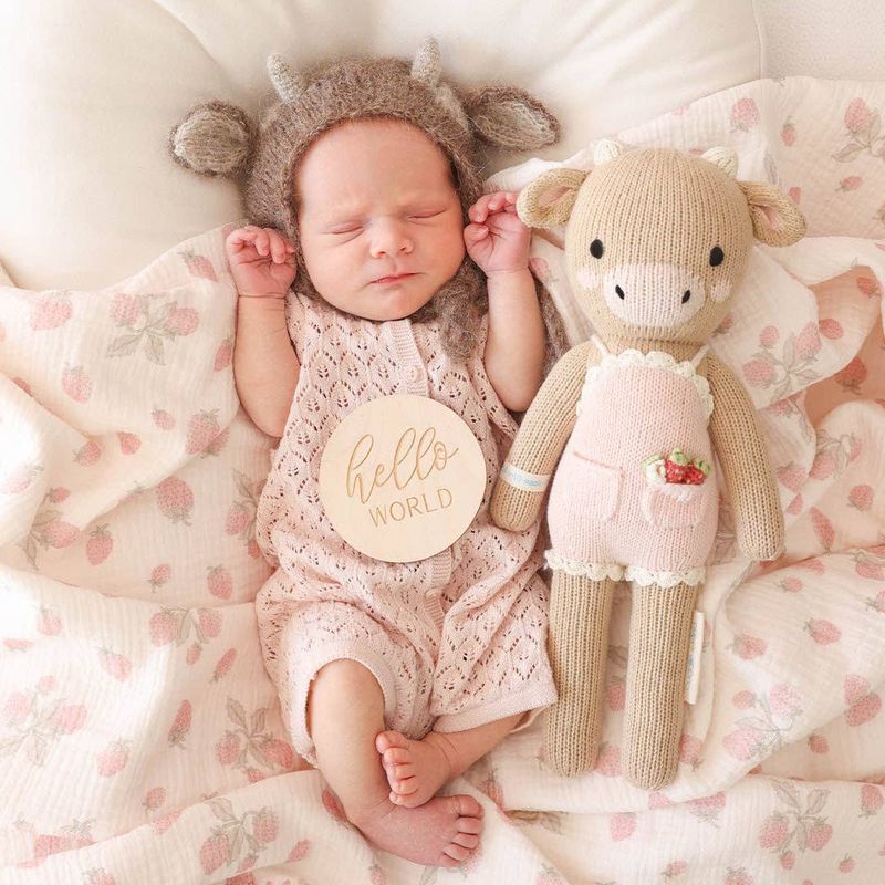Ava the Cow (powder pink) | gives 10 meals
