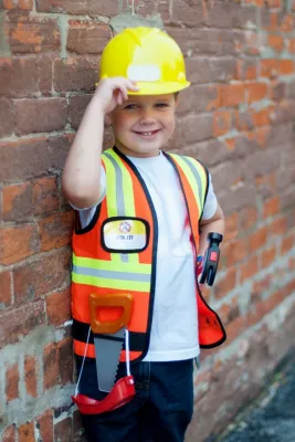 Construction Worker Set (Includes 7 Accessories)