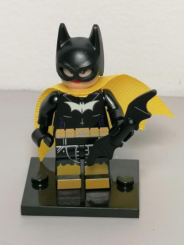 Batgirl minifigure from DC comics