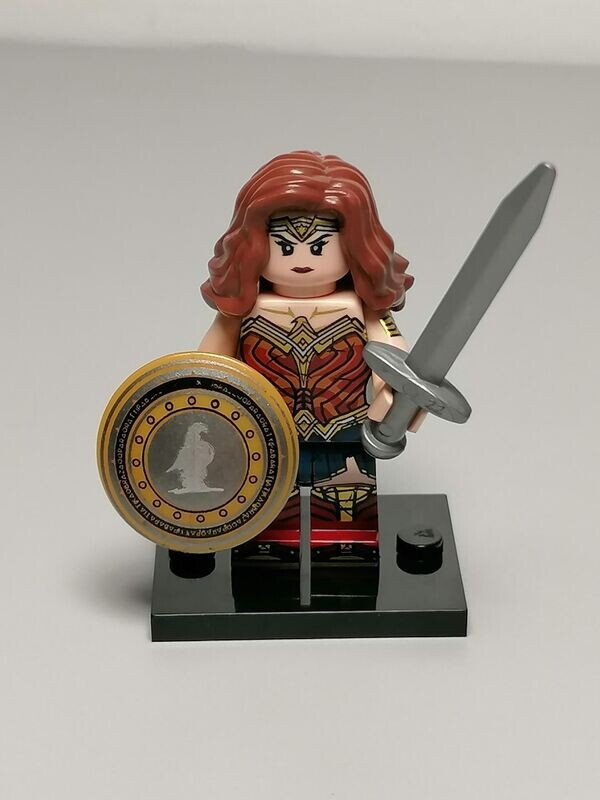 DC Comics Wonder Woman Minifigure comics version