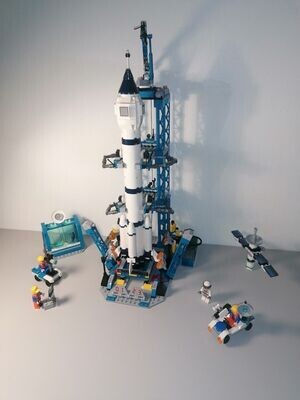 Brick Space Rocket launch pad with minifigure