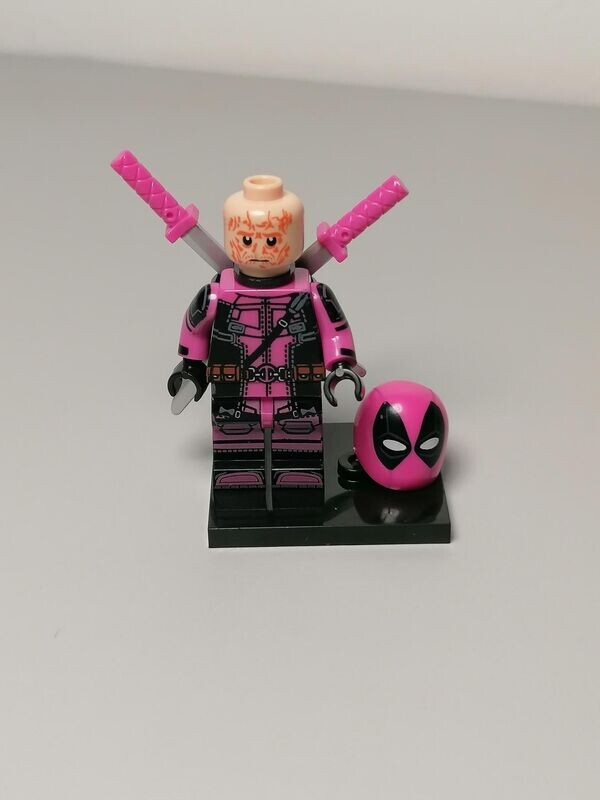 Deadpool minifigure pink deluxe version