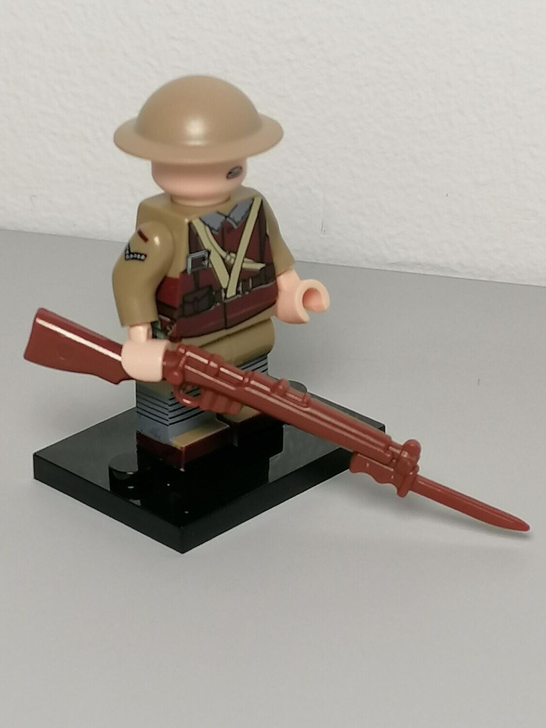 WW2 UK soldier minifigure.
