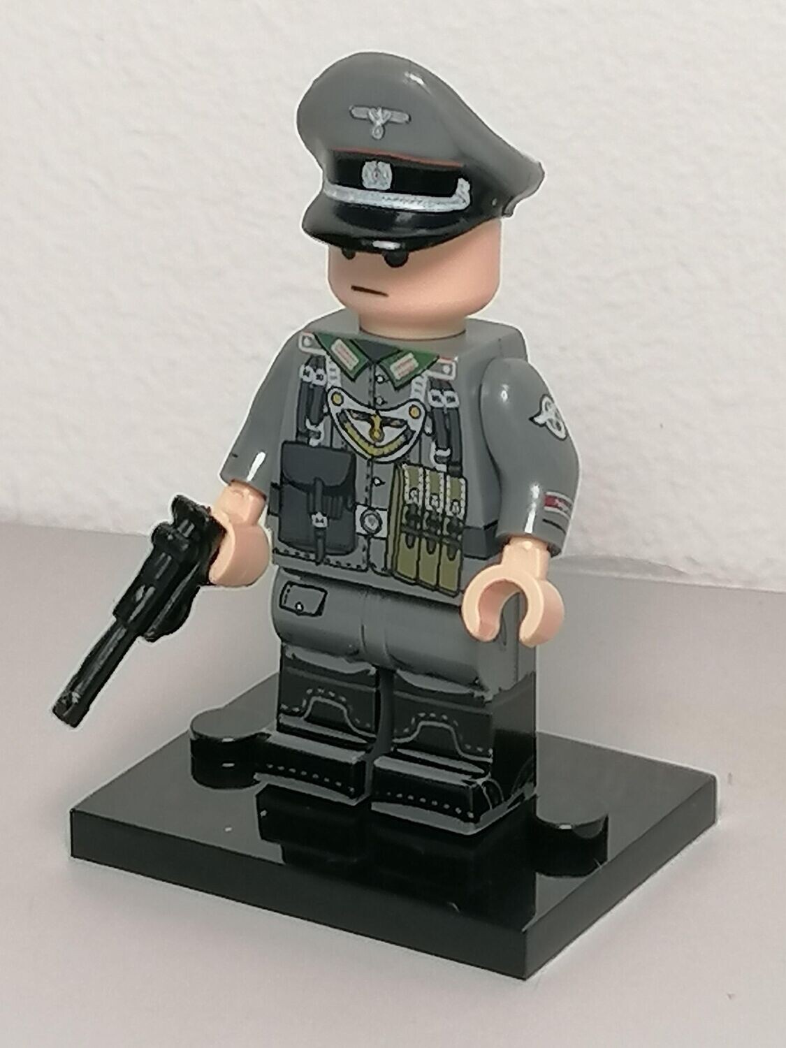 WW2 Feldgendarme officer minifigure