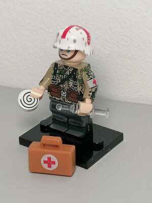 WW2 German combat medic minifigure