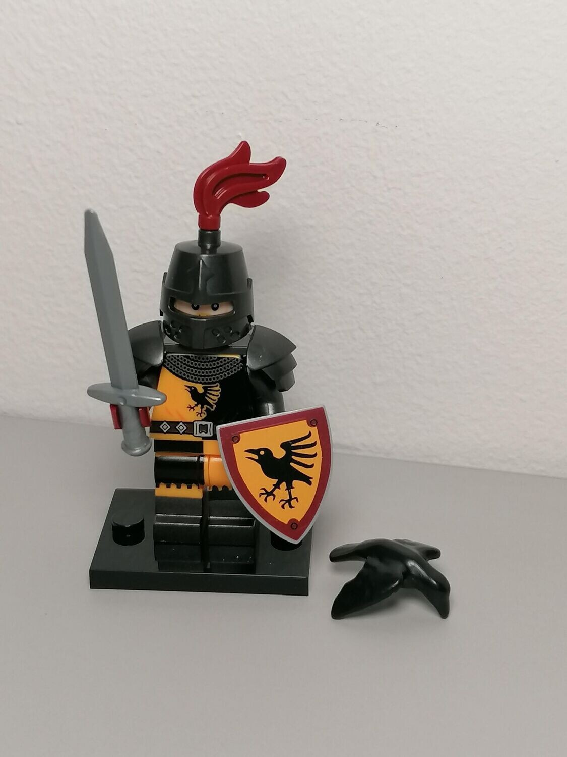 Medieval minifigure Crown Faction