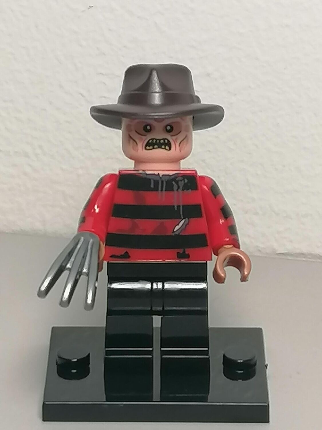 Freddy minifigure horror movie
