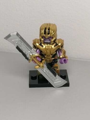 Thanos minifigure deluxe version