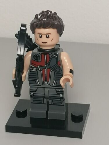 Hawkeye minifigure From Marvel