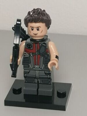 Hawkeye minifigure From Marvel