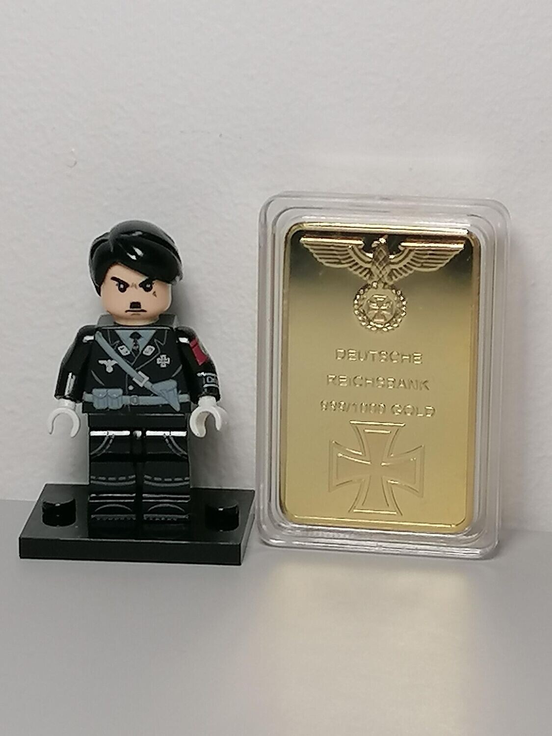 WW2 German leader with repro Lingot