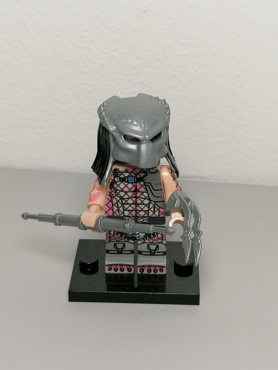 Predator minifigure