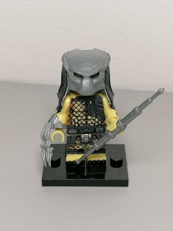 Predator minifigure