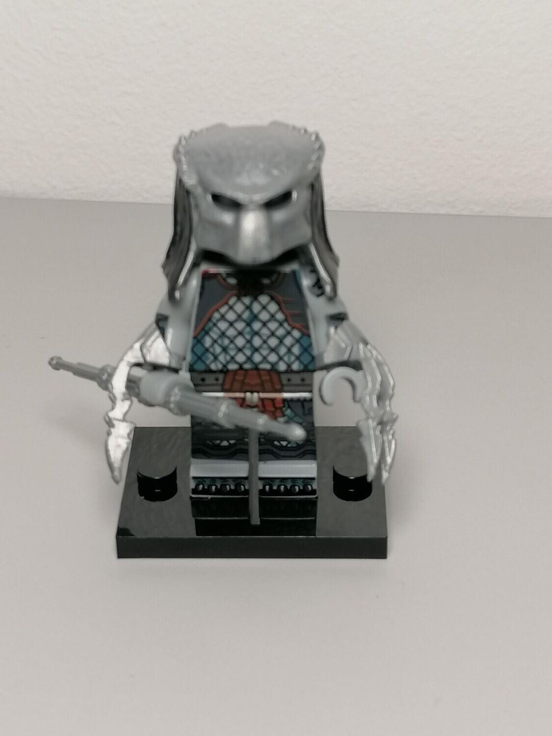 Predator minifigure