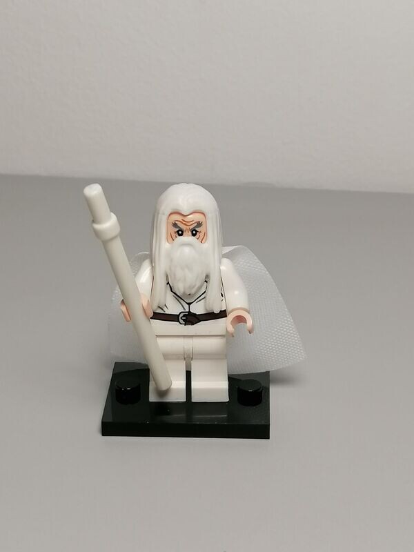 White Wizard minifigure from LOTR