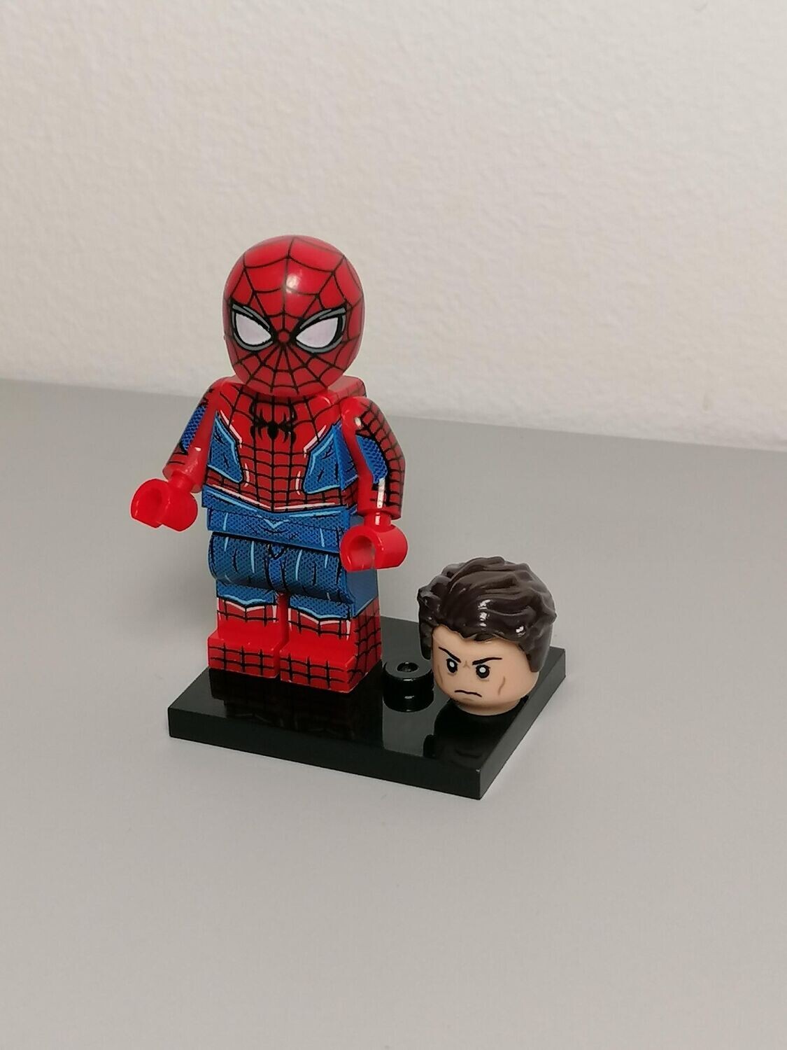 Spider Man minifigure Deluxe Version