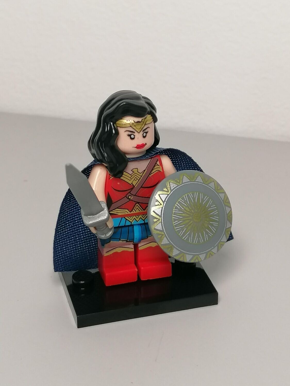DC Comics Wonder Woman Minifigure comics version