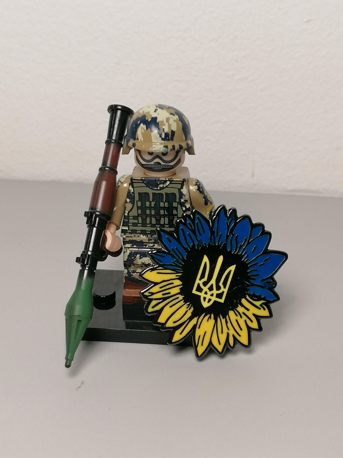 Ukrainian soldier minifigure with pins