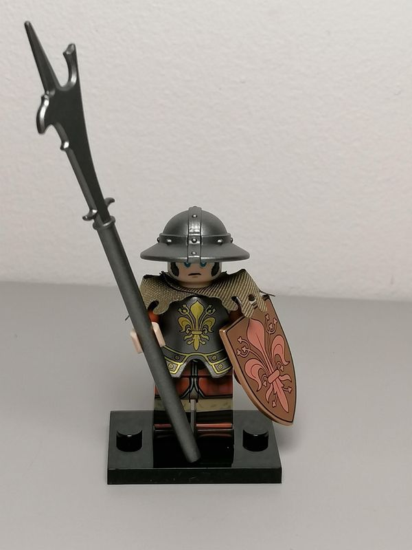 Medieval soldier minifigure