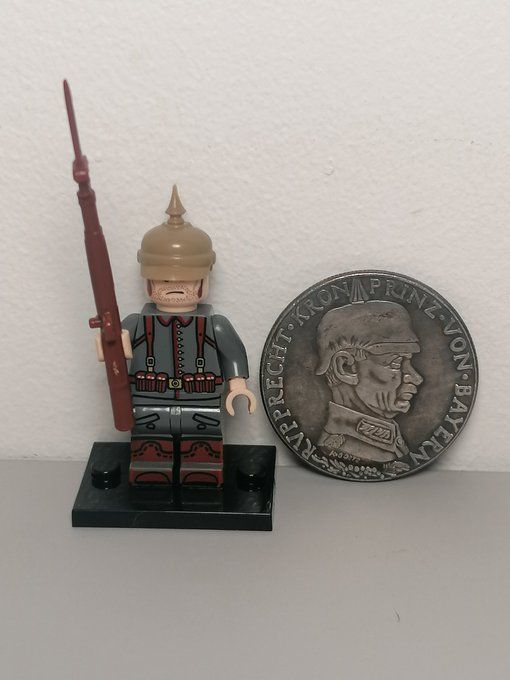 WW1 Prussian soldier minifigure with coin