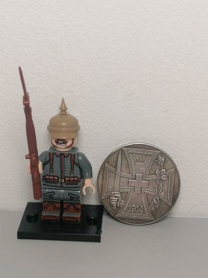 WW1 Prussian soldier minifigure with coin