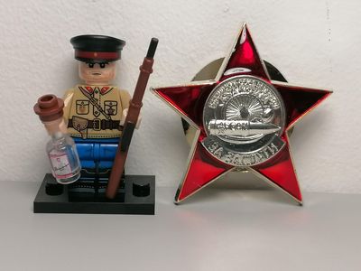 WW2 Minifigure Russian with medal