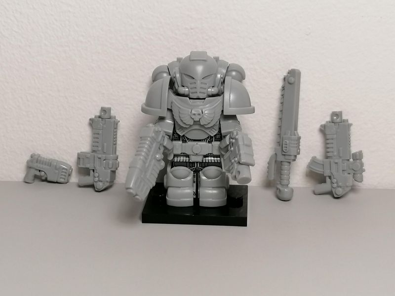Warhammer minifigure  space marines no colour armour