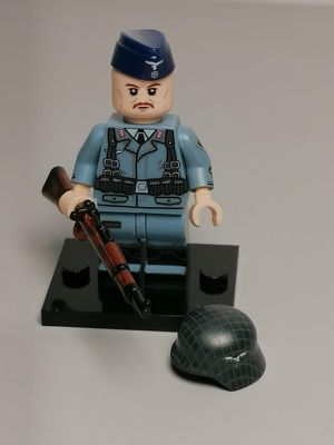 WW2  German  Luftwaffe soldier minifigure