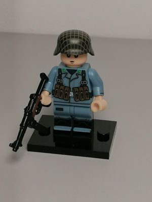 WW2  German  Luftwaffe soldier minifigure​