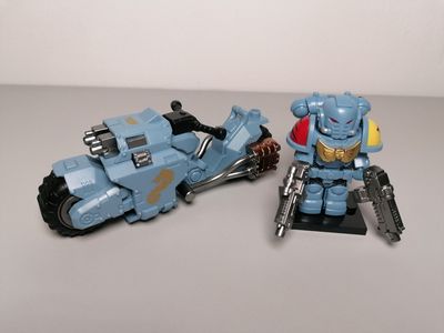 Warhammer Space Wolf minifigure With Moto Deluxe Edition