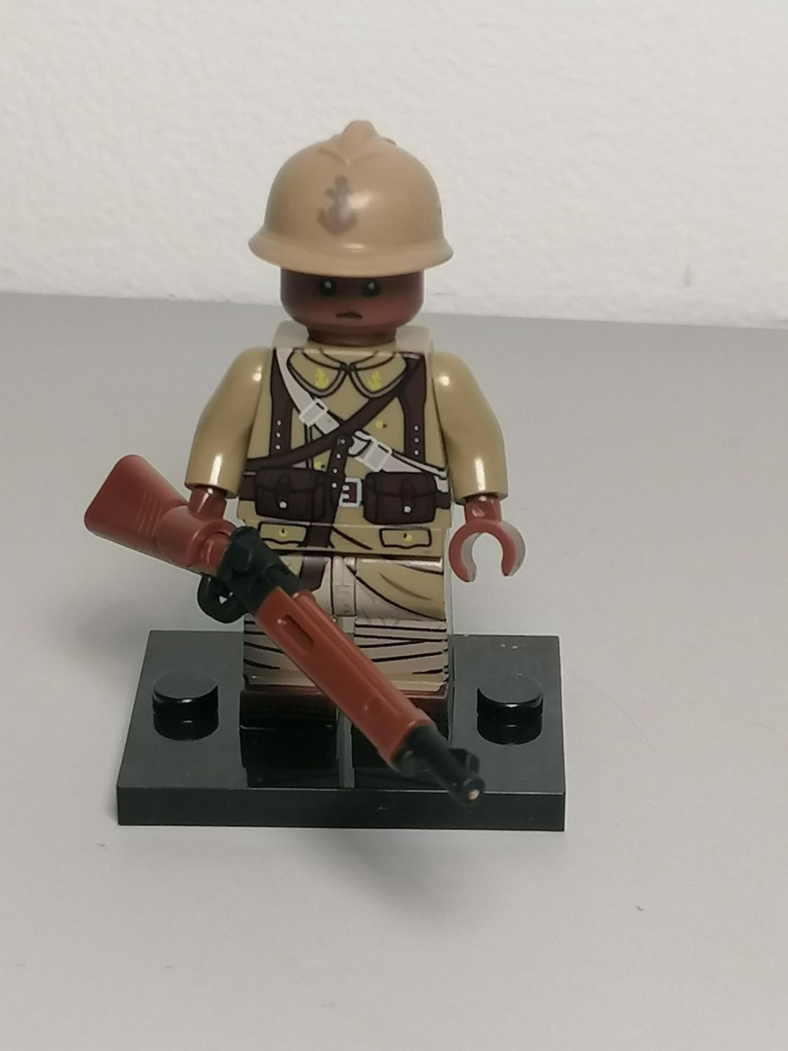 WW2 French soldier minifigure Colonial Force With Lebel Rifle