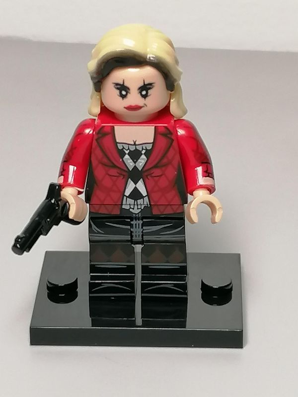 Harley Quinn minifigure