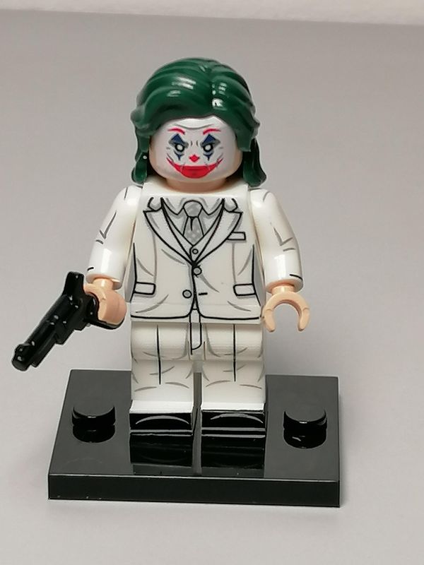 Joker minifigure