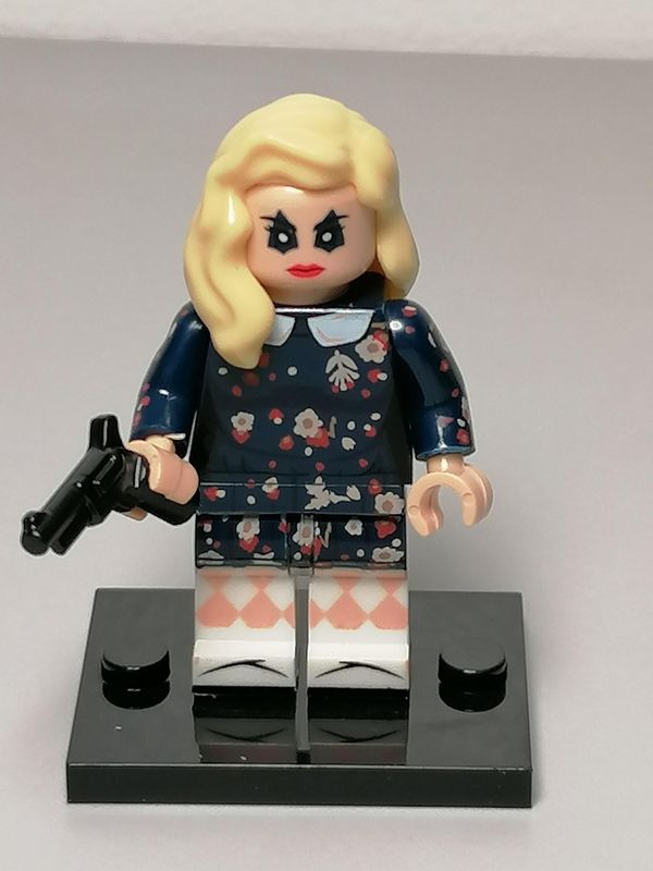 Harley Quinn minifigure