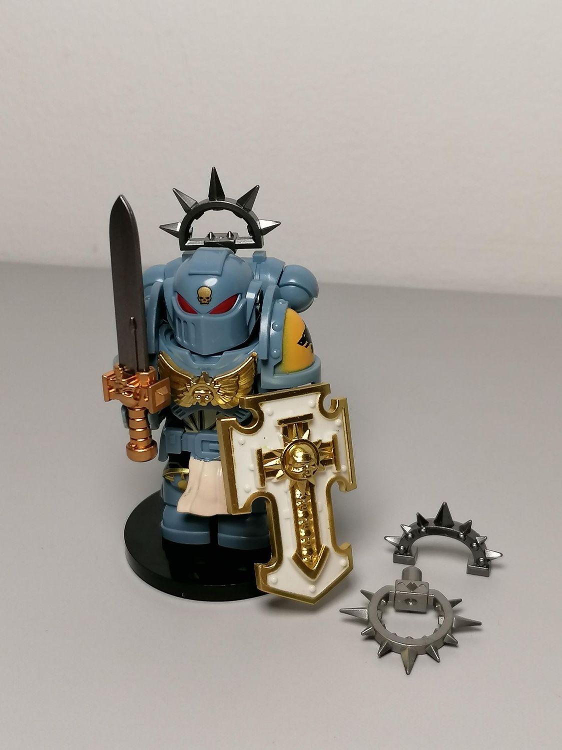 Warhammer Space wolf minifigure