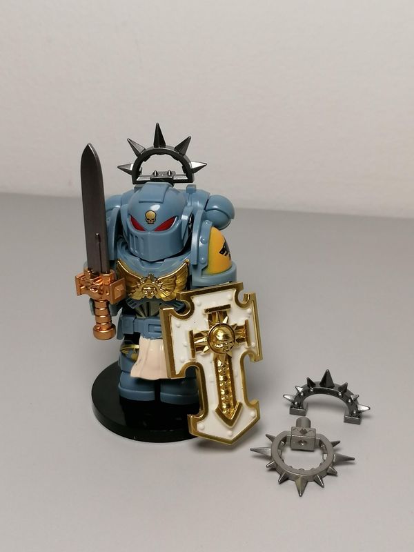 Warhammer Space wolf minifigure