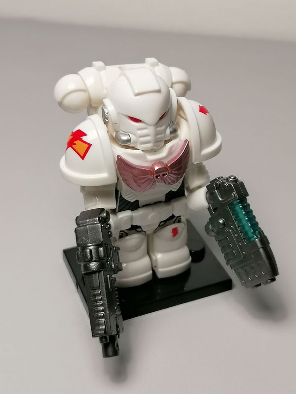 Warhammer Space Marines minifigure White Scar Chapter