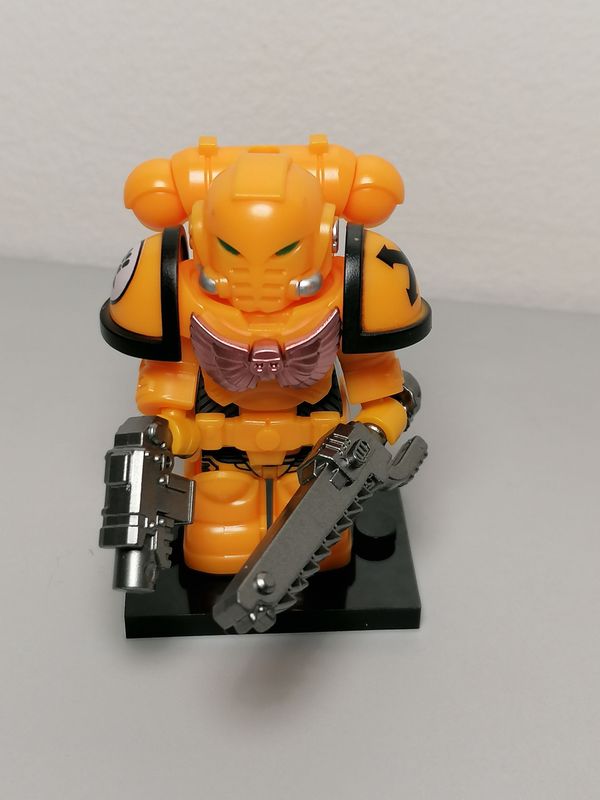 Warhammer Space Marines minifigure Iron Fist chapter