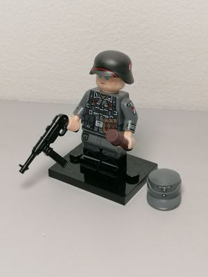 WW2 Nordland Legion soldier minifigure with Dutch arm-patch