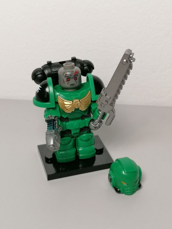 Warhammer Space Marines minifigure deluxe version