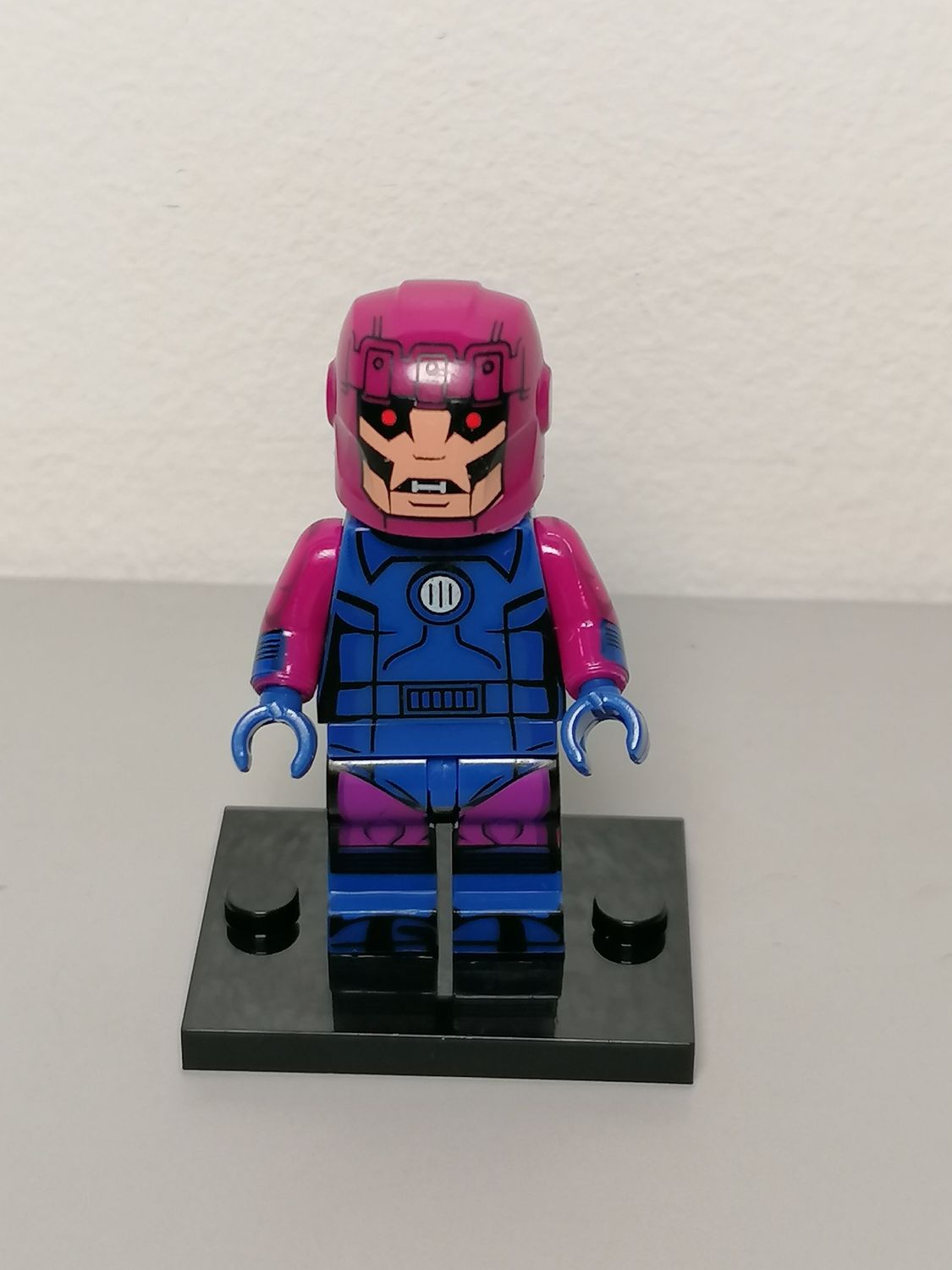 Sentinel minifigure From Marvel Comics