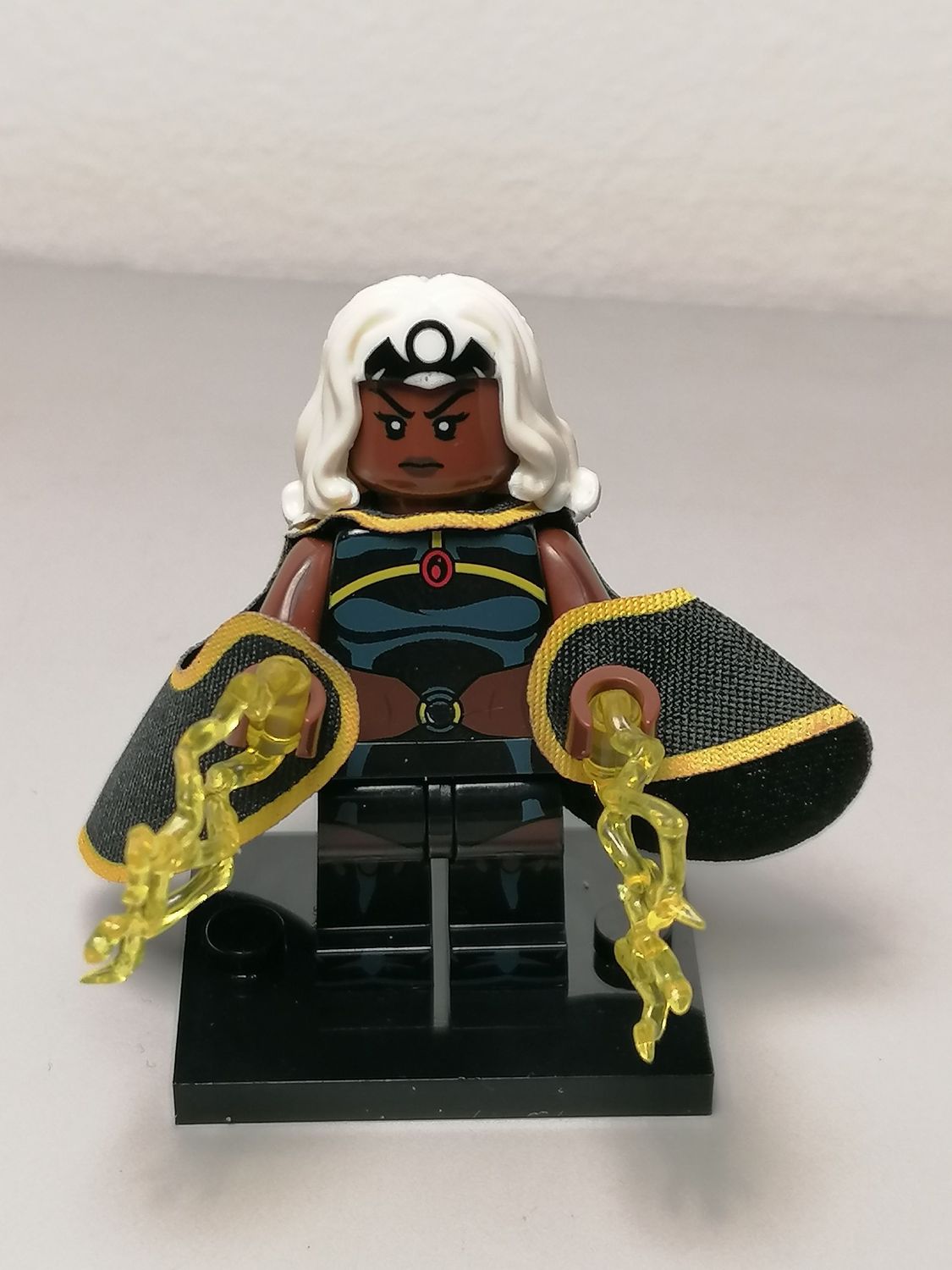 Storm minifigure From Marvel Comics Tornade