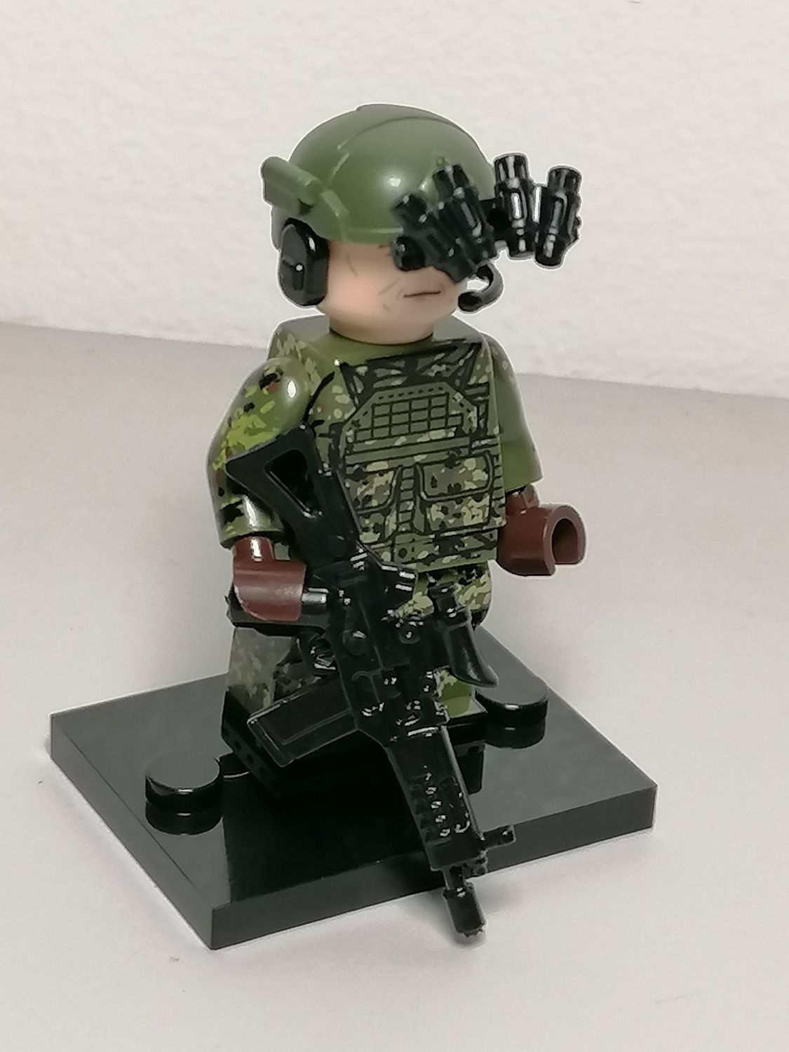 Military modern German Soldier minifigure