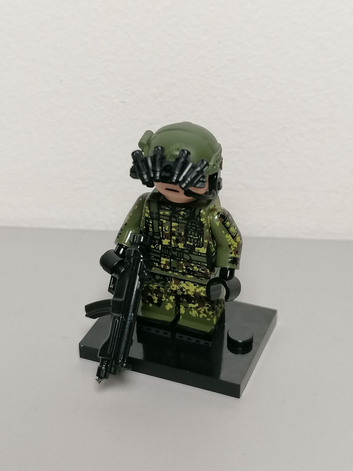 Military modern German Soldier minifigure