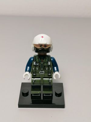 Military modern Russian Pilot minifigure