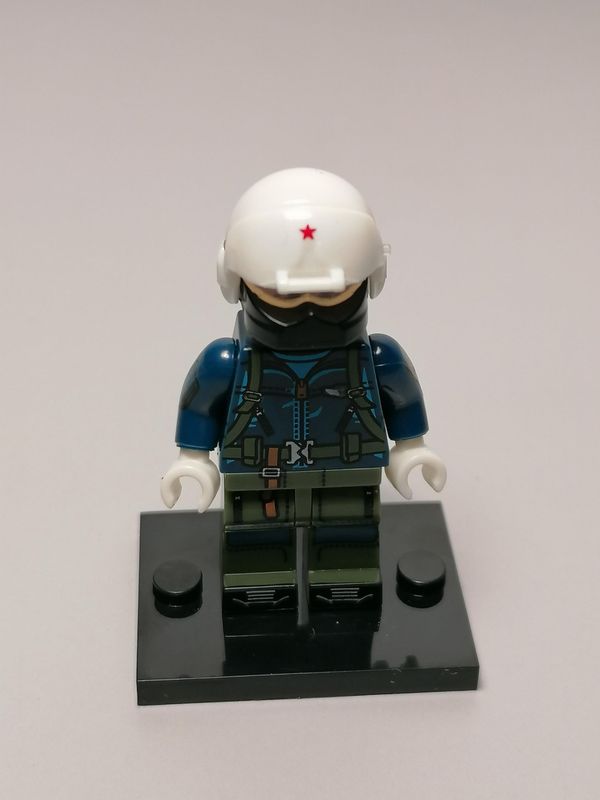 Military modern Russian Pilot minifigure