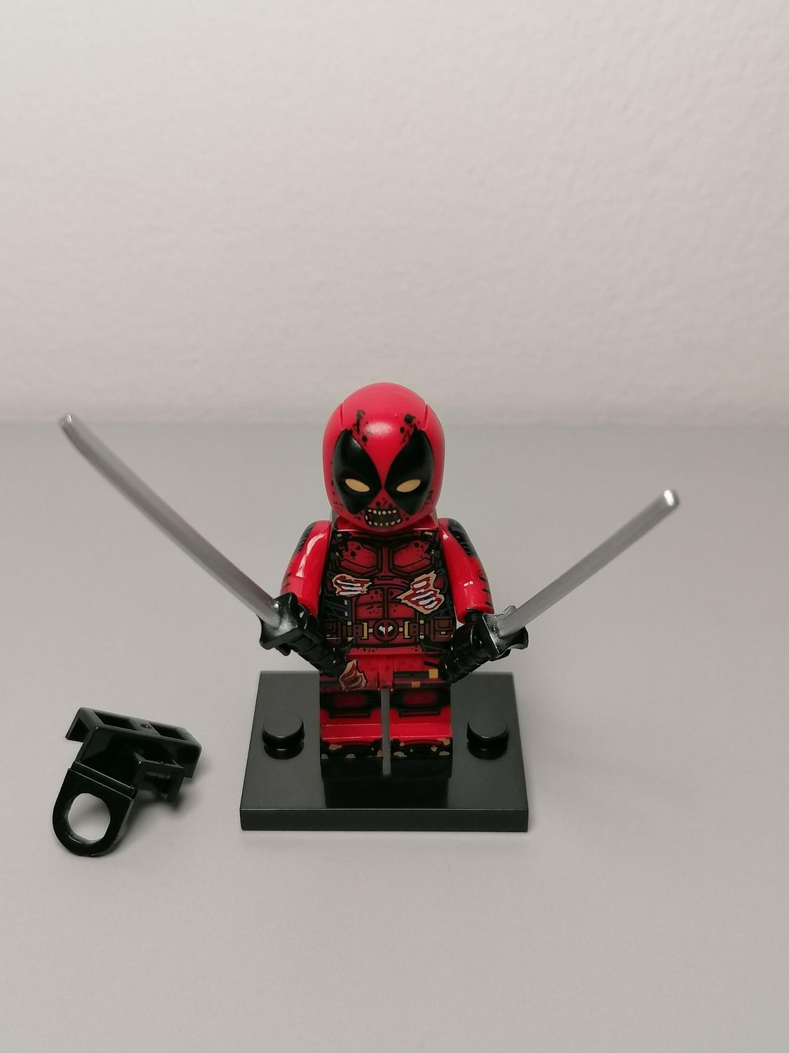 Deadpool minifigure From Marvel Comics