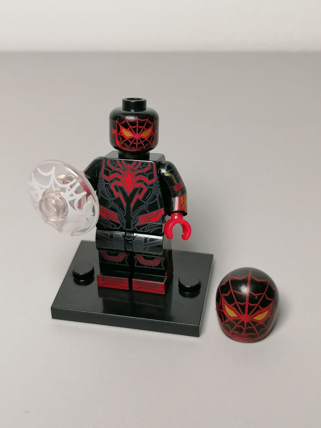 Spider Man minifigure Deluxe Version