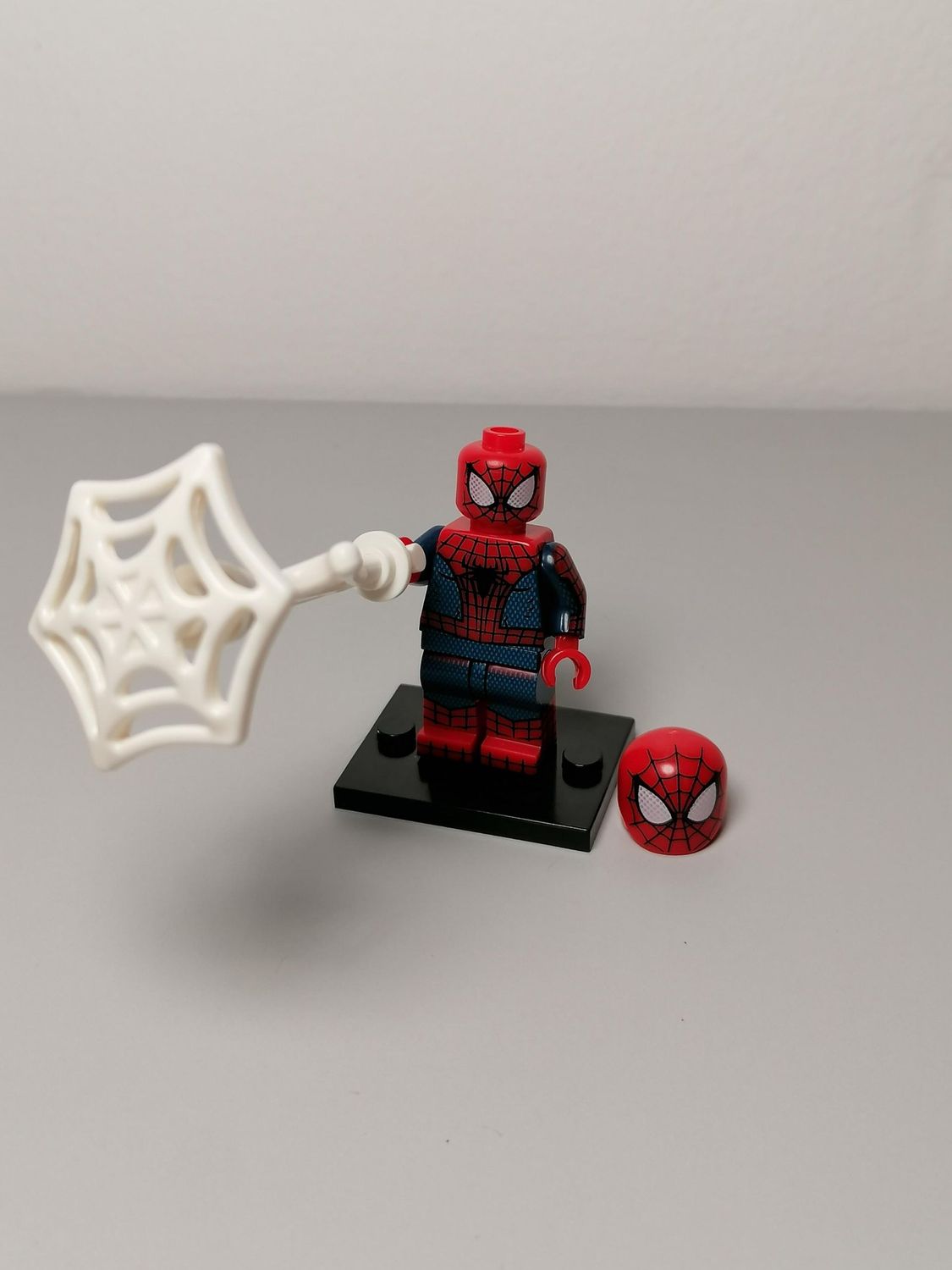 Spider Man minifigure Deluxe Version